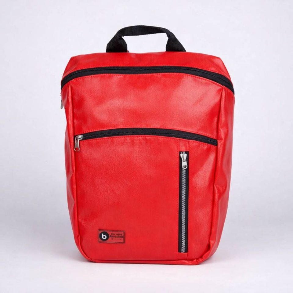 Yak&aacute; Red Ip&aacute; Tia Backpack